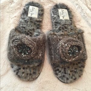 Pretty You London Sliders Slippers